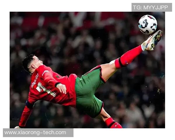 只穿裤衩踢球的足球传奇人物背后的故事与意义 只穿裤衩踢球的足球传奇人物背后的故事与意义