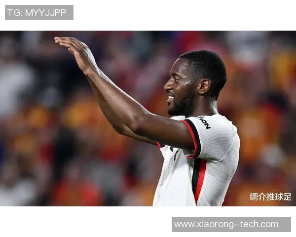 昔日英格兰足球巨星因吸毒沉沦 终成街头乞丐命运悲凉 昔日英格兰足球巨星因吸毒沉沦 终成街头乞丐命运悲凉