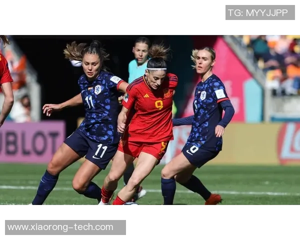 荷兰女足球员马滕斯:从青涩新人到世界顶级前锋的成长历程