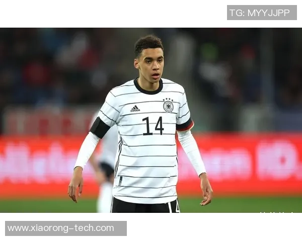 足球界三岁天才球星崭露头角未来可期突破年龄限制成就不凡