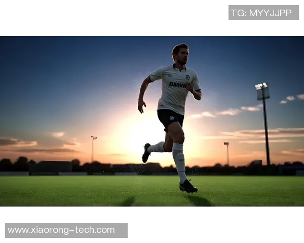 从绿茵场到传奇舞台足球球星人生轨迹与辉煌时刻 从绿茵场到传奇舞台足球球星人生轨迹与辉煌时刻