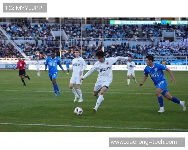 绿茵巨星同框闪耀记录激情时刻定格足球荣耀瞬间 绿茵巨星同框闪耀记录激情时刻定格足球荣耀瞬间